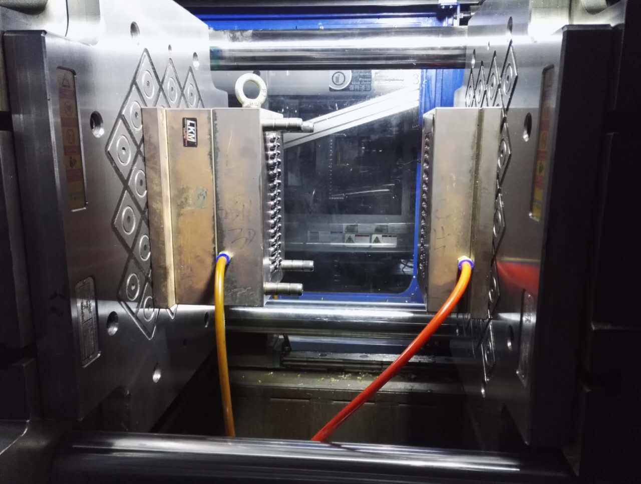 什么是注塑成型？-千豪磁電