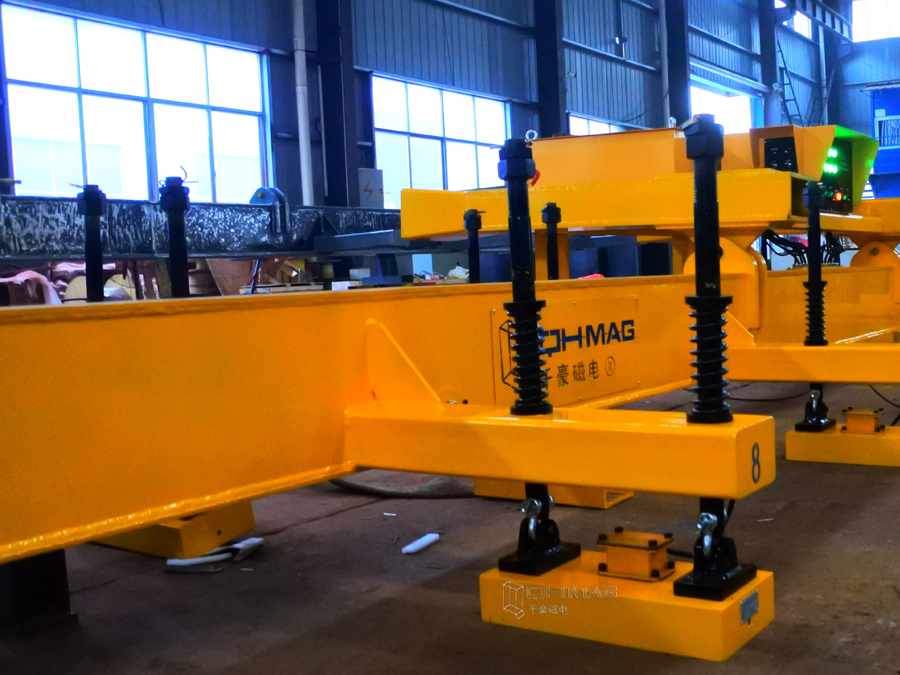 12臺電永磁鐵串聯(lián)蓄電池式鋼板磁力吊