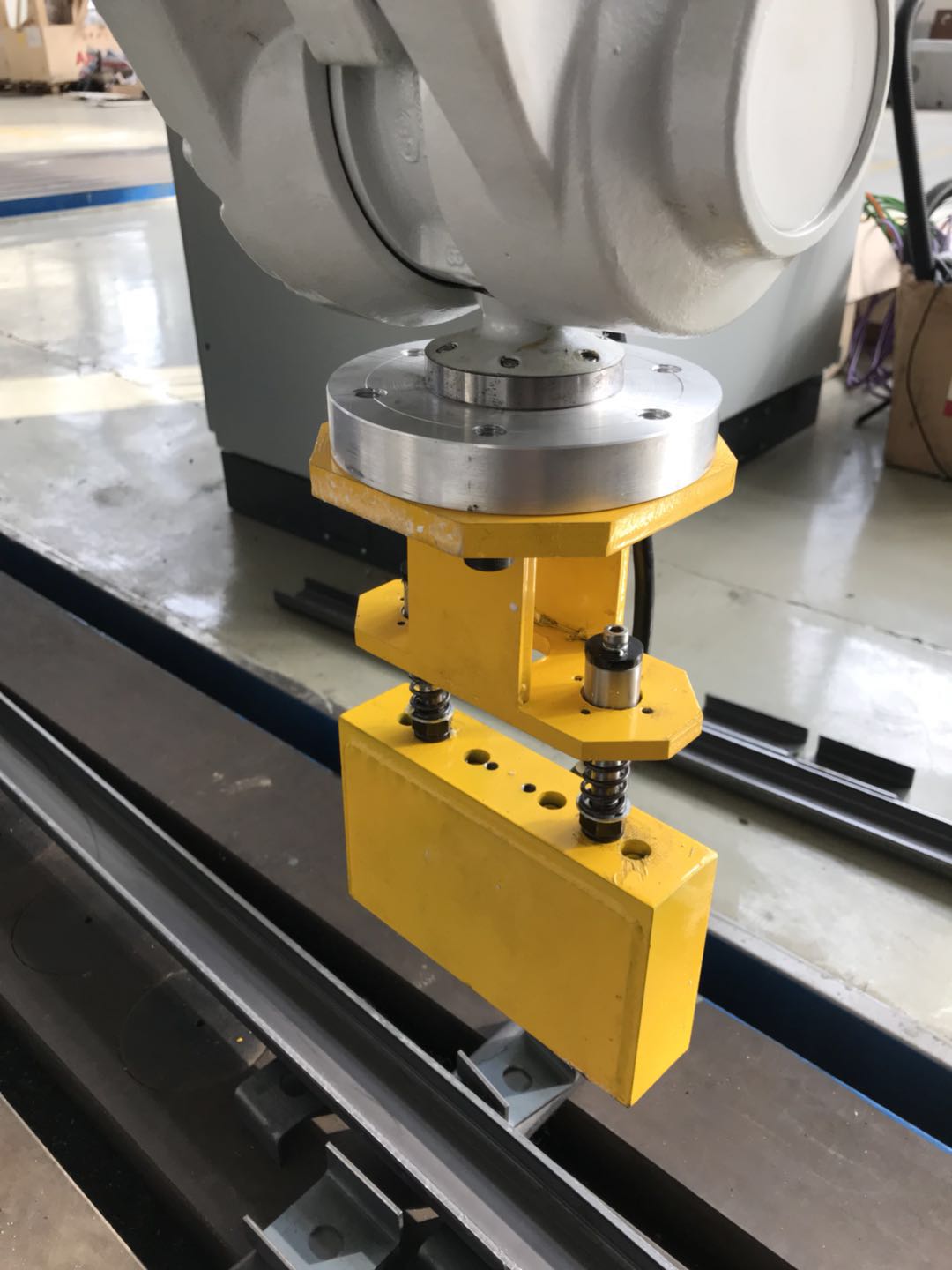 千豪磁電機(jī)械手夾具，機(jī)械手吸盤，自動化夾具，電永磁夾具