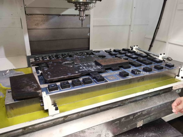 電永磁吸盤,注塑機(jī)快速換模,電永磁起重器